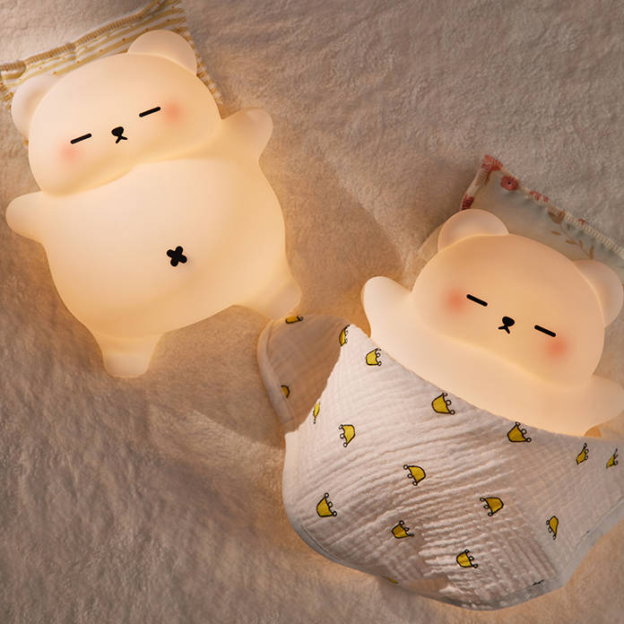 Lumozi™ Sleeping Bear Squishy Night Light - Perfect Gift