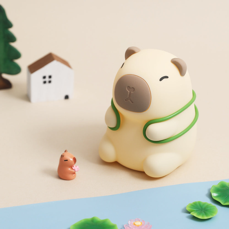 Lumozi™ Turtle Backpack Capybara Squishy Night Light - Perfect Gift alternate view